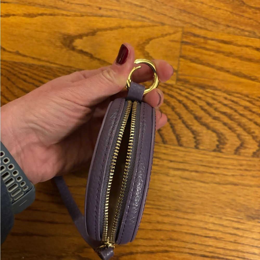 Cuyana Lavender Leather AirPod Case Key Chain - Picture 3 of 3
